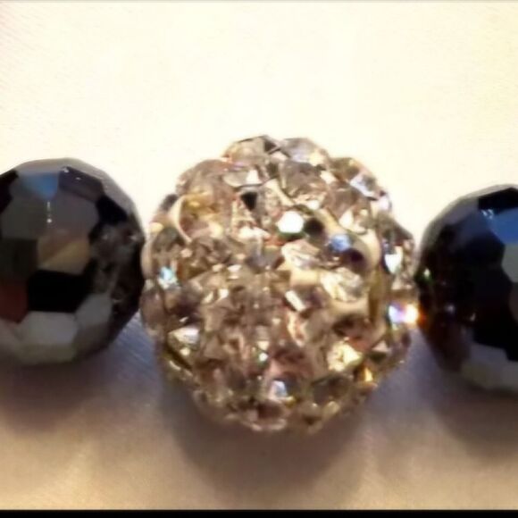 STUNNING RHINESTONE GLASS BEAD 19.5" NECKLACE 2 3/4" EARRING SET EUC - Picture 2 of 4